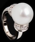 Beautiful Lady's Platinum, Pearl and Diamond Cocktail Ring