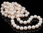 Lady's Lustrous Pearl Necklace