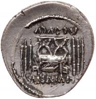 L. Livineius Regulus. Silver Denarius (3.53 g), 42 BC - 2