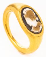 Ancient Roman, ca. 1st Century AD, 22K Gold Ring inset with an Agate Cameo of Mars