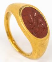 Roman, 1st-2nd Century AD, 22K Gold Ring featuring a Gryllos Jasper Intagllio