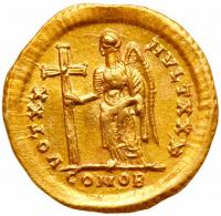 Theodosius II, AD, 402-450. Gold Solidus (4.45g) - 2