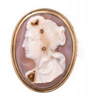 18th Century Cameo Ring in 18K Yellow Gold with a Lovely Portrait of a Woman Facing Left