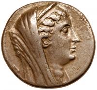 Ptolemaic Kingdom. ArsinÃ¶e II, wife of Ptolemy II. Silver Tetradrachm (13.81 g), died 270 BC