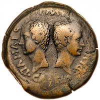 Octavian, with Julius Caesar. Ã Dupondius (19.35 g), 36 BC