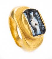 3rd Century A.D. Roman, High Karat Gold Marriage Ring. A Sardonyx Cameo of Two Hands Clasping a Traditional Ring for the Time