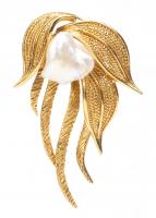 Lovely 14K Yellow Gold Brooch Centered with a Baroque Pearl