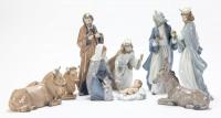 LladrÃ³ Nao Gloss Porcelain Eight (8) Piece Nativity Set with Additional Cow, Near to Mint, Pre-Owned Condition.