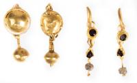 Two Pairs of Ancient Roman Earrings in High Karat Yellow Gold from 2nd-3rd Century AD