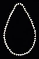 Beautiful 14K White Gold, Diamond and Pearl Necklace of Fine Quality 16"