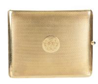 Beautiful 14K Yellow Gold Cigarette Case of Superior Quality and Condition with Sapphire Cabochon on Clasp