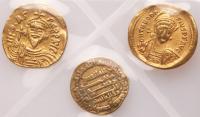 3-Piece lot of ancient and Islamic gold coins. - 2