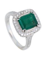 Ladies Striking 18k White Gold, Emerald and Diamond Ring