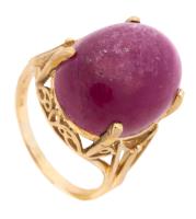 Ladies Stately Star Ruby Cabochon Ring in 10K Yellow Gold