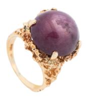 Ladies Unusual 14K Yellow Gold and Oval Star Ruby Cabochon Ring