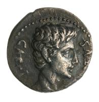 Augustus, 27 BC-14 AD. Silver Denarius (3.42g) 17 mm. MINT ERROR. Choice VF