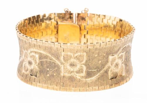 Ladies Heavy, 18K Yellow Gold Flat Link Bracelet from Italy with Hand Etched Foliate Designs