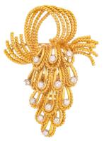 Outstanding Ladies 18K Yellow Gold and Diamond Grape Cluster Pin. Superior Craftsmanship.