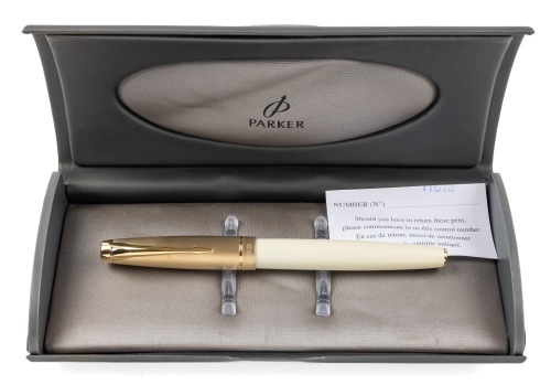 Parker 100 Honey White Fountain Pen Fine Nib