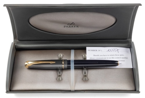 Parker 100 Cobalt Black Gold Trim Fountain Pen Fine Nib