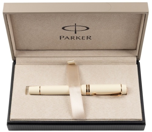 Parker Duofold 14 Ivory Gold Trim Fountain Pen Medium Nib