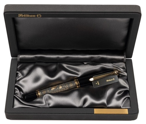 Pelikan M900 Toledo Black and Gold Fountain Pen Medium 18K Nib
