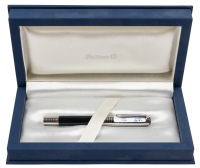 Pelikan M425 Green Fountain Pen Oblique Broad 18K Nib