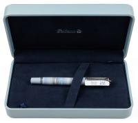 Pelikan M620 Grand Places Place De La Concorde Fountain Pen Medium 18K Nib