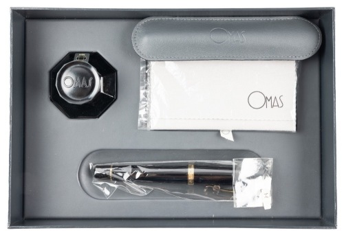 OMAS Paragon Black Gold Fountain Pen Medium 18K Nib