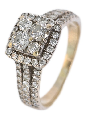 Ladies 14K White Gold and Diamond Ring/Engagement Ring in Superior Pre-Owned Condition.