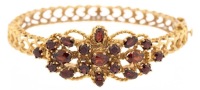 Ladies Mint 14K Yellow Gold Heart-Shaped Filigree Bracelet with 19 Quality Garnets
