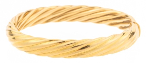 Exceptionally Well Made 14K Yellow Gold Ladies Bracelet with Discrete and Secure Clasp