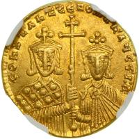 Constantine VII, 913-959. Gold Solidus (4.38 g) minted at Constantinople - 2