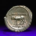 Julius Caesar. Silver Denarius (4.10 g), 40 BC.. AU - 2