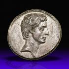 Octavian. Silver Denarius (3.73 g), 32-31 BC.. EF