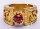 22 Kt. Gold Ring with Cabachon Garnet