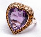 Gold Ring with Heart-Shaped Amethyst