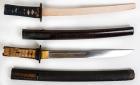 LOT OF (3) ANTIQUE JAPANESE KOTO - EARLY EDO PERIOD WAKIZASHI SHORT SWORDS AND (1) FULL WAKIZASHI MOUNT WITHOUT BLADE FOR RESTOR