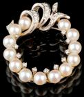 Beautiful Lady's 14K White Gold Brooch in Wreath Pattern of Pearls and Diamonds